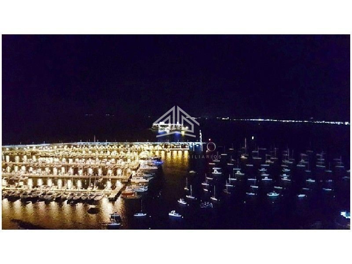 Apartamento ID.555 - Espectacular Penthouse en Alquiler y venta Fte al puerto