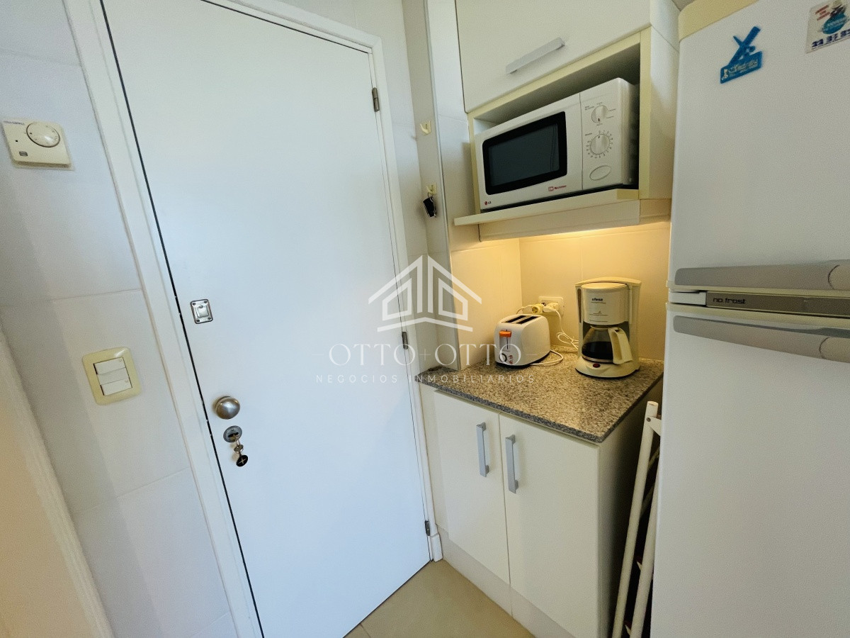 Apartamento ID.25525 - Hermoso apartamento de 3 dormitorios más dependencia de servicio a la venta