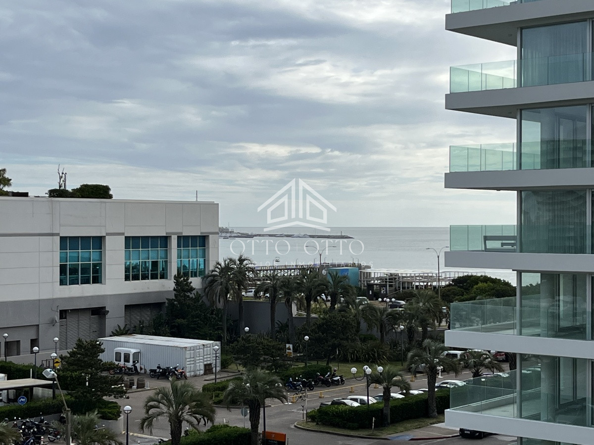 Apartamento ID.10853 - Apartamento en venta, 2 dormitorios en Playa Mansa. Punta del Este