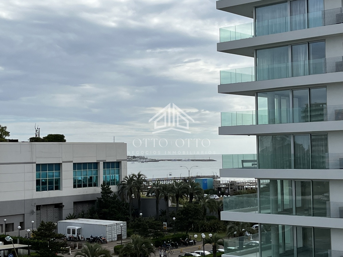 Apartamento ID.10853 - Apartamento en venta, 2 dormitorios en Playa Mansa. Punta del Este