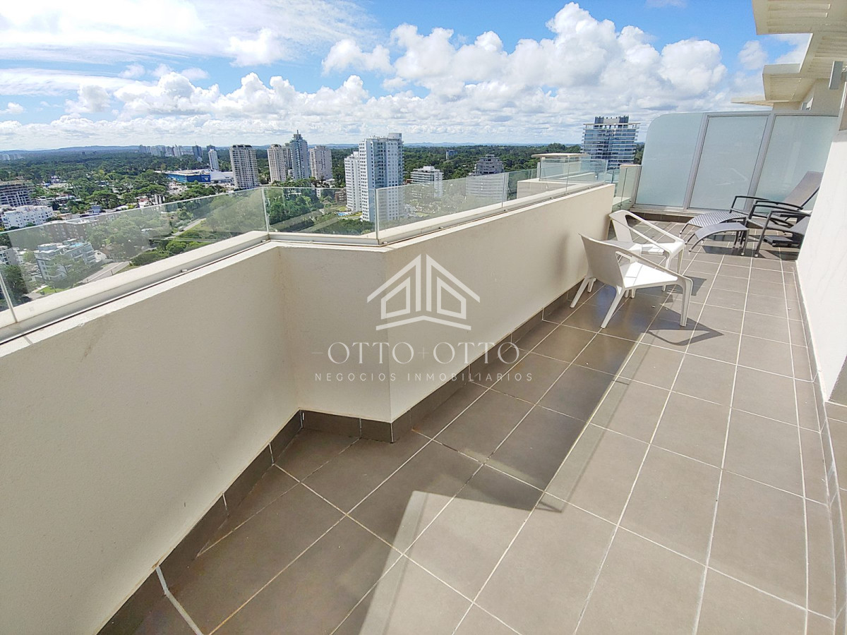 Apartamento ID.1455 - Pent house en venta en Punta del Este