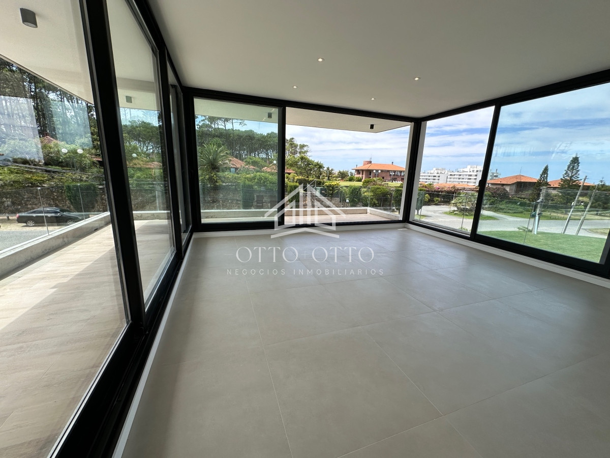 Apartamento ID.25959 - Apartamento de 2 dormitorios en venta en Playa Brava, Punta del Este