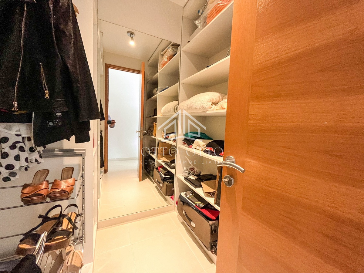 Apartamento ID.10853 - Apartamento en venta, 2 dormitorios en Playa Mansa. Punta del Este