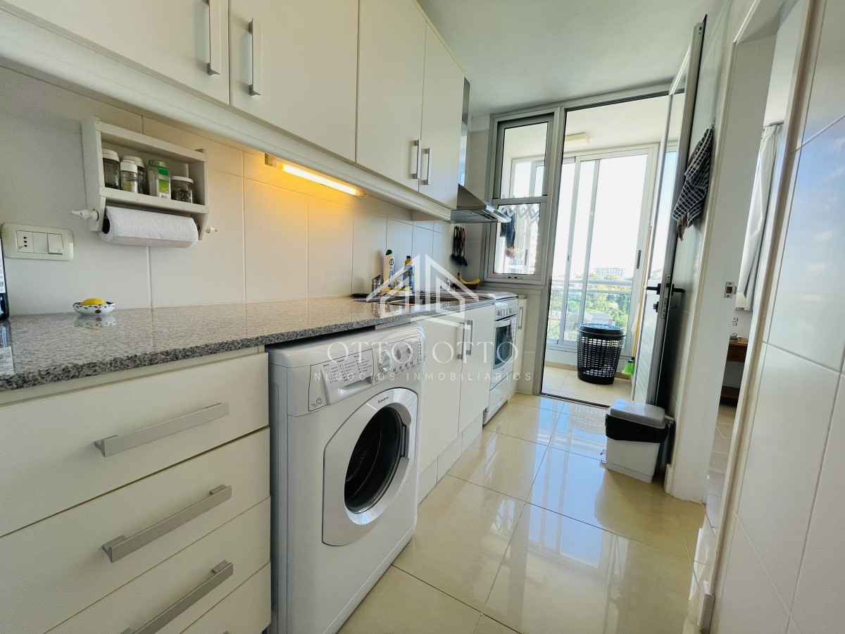 Apartamento ID.25525 - Hermoso apartamento de 3 dormitorios más dependencia de servicio a la venta