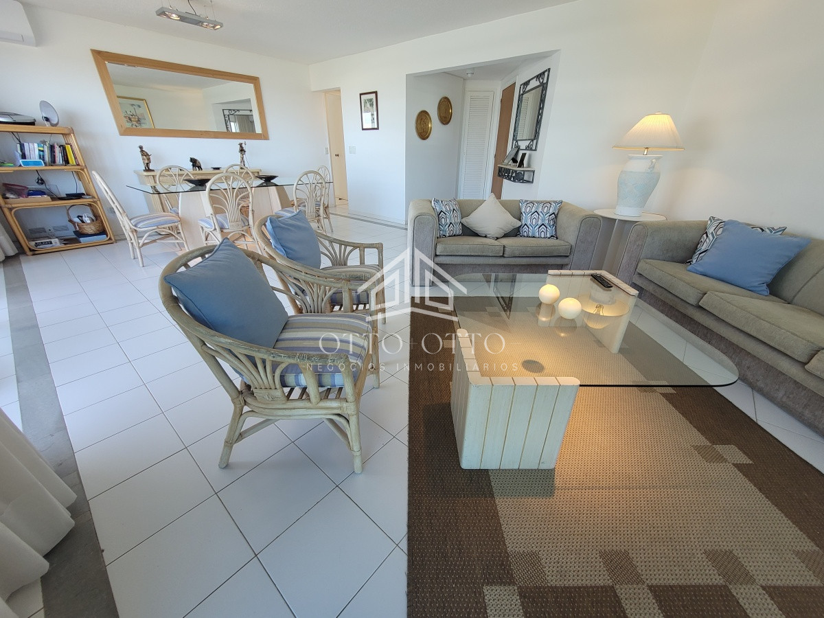 Apartamento ID.25823 - Destacado en oportunidad frente al mar! Playa Brava