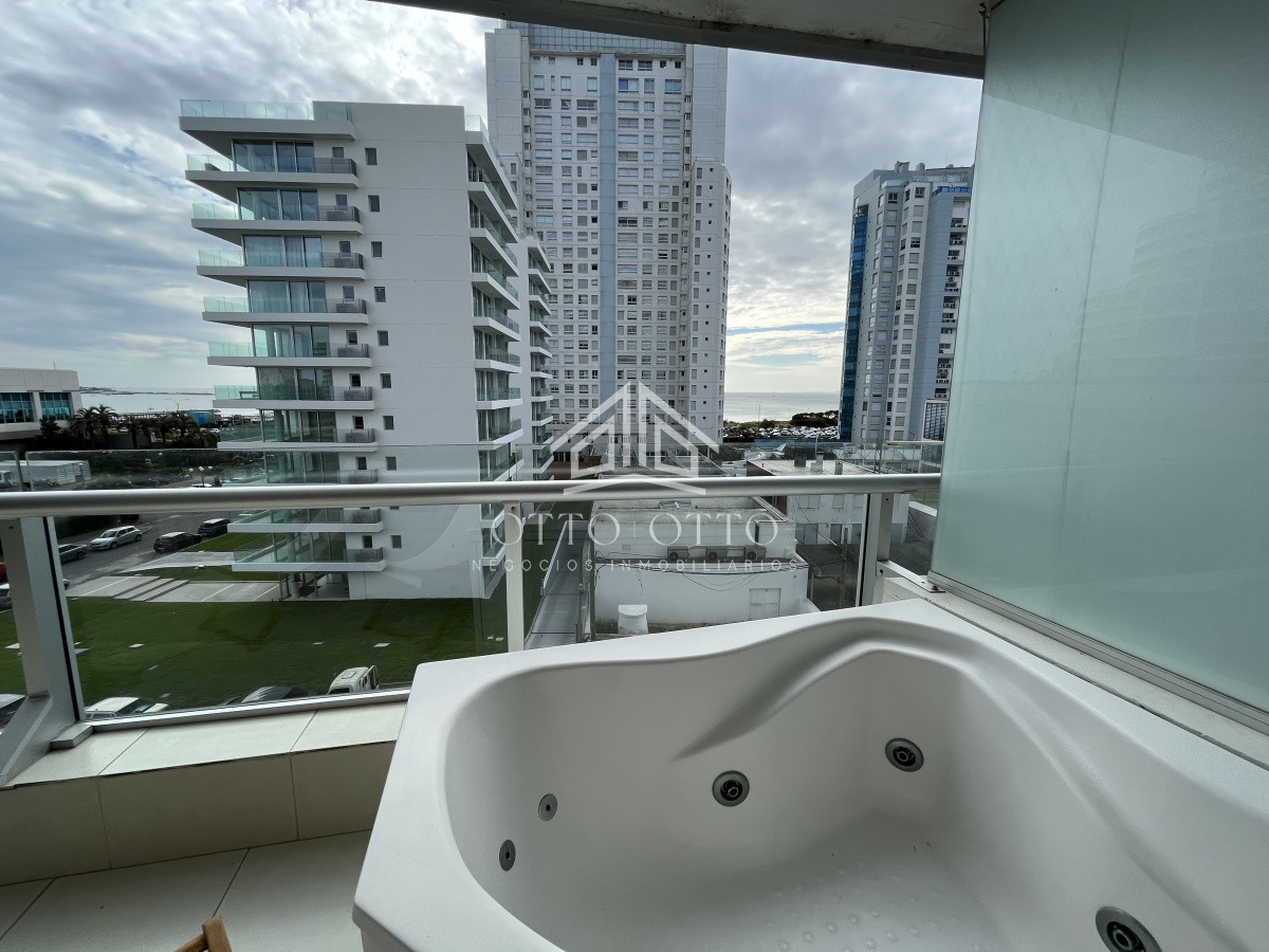 Apartamento ID.10853 - Apartamento en venta, 2 dormitorios en Playa Mansa. Punta del Este