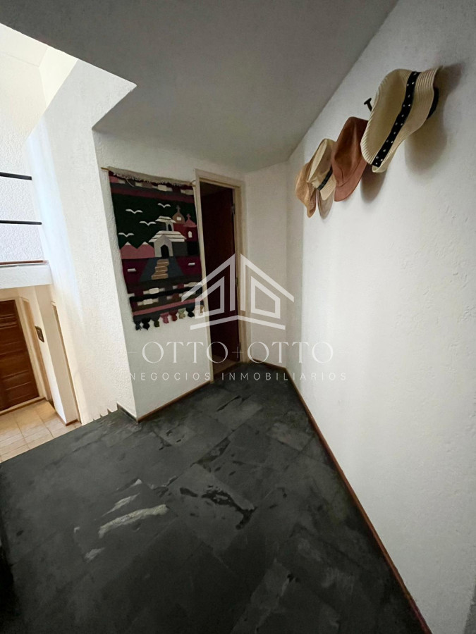 Apartamento ID.28073 - Apartamento en venta primera linea playa brava de 4 dormitorios
