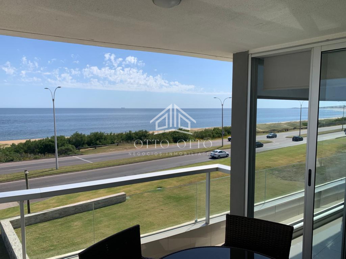 Apartamento ID.1147 - Apartamento en venta Playa Mansa 3 dormitorios