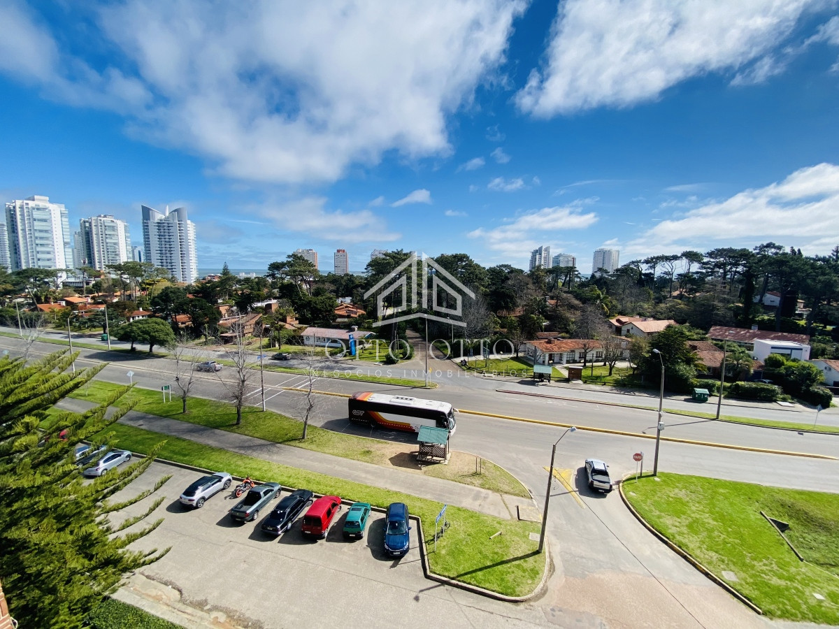 Apartamento ID.27179 - Excelente apartamento de 3 dormitorios, gastos bajos y muy bien ubicado