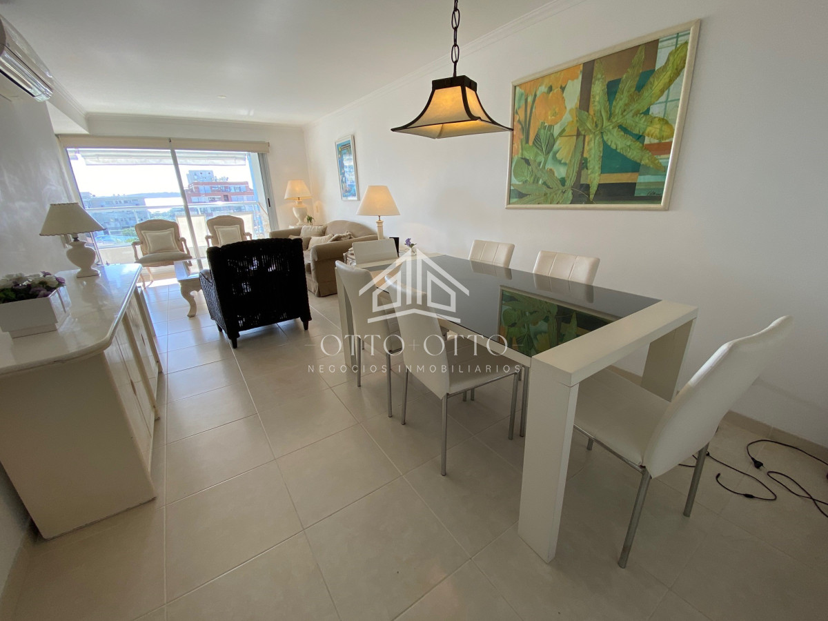 Apartamento en venta Playa Mansa 2 dormitorios