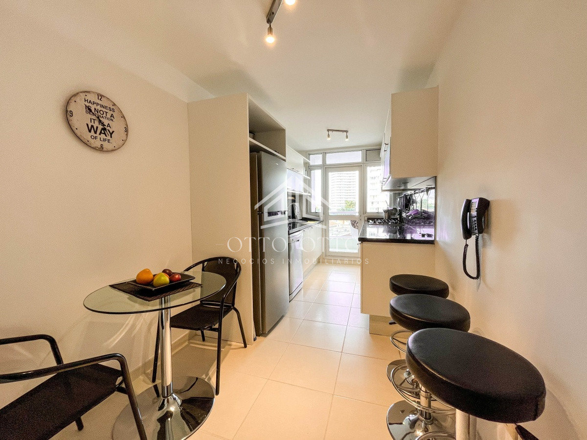 Apartamento ID.10853 - Apartamento en venta, 2 dormitorios en Playa Mansa. Punta del Este