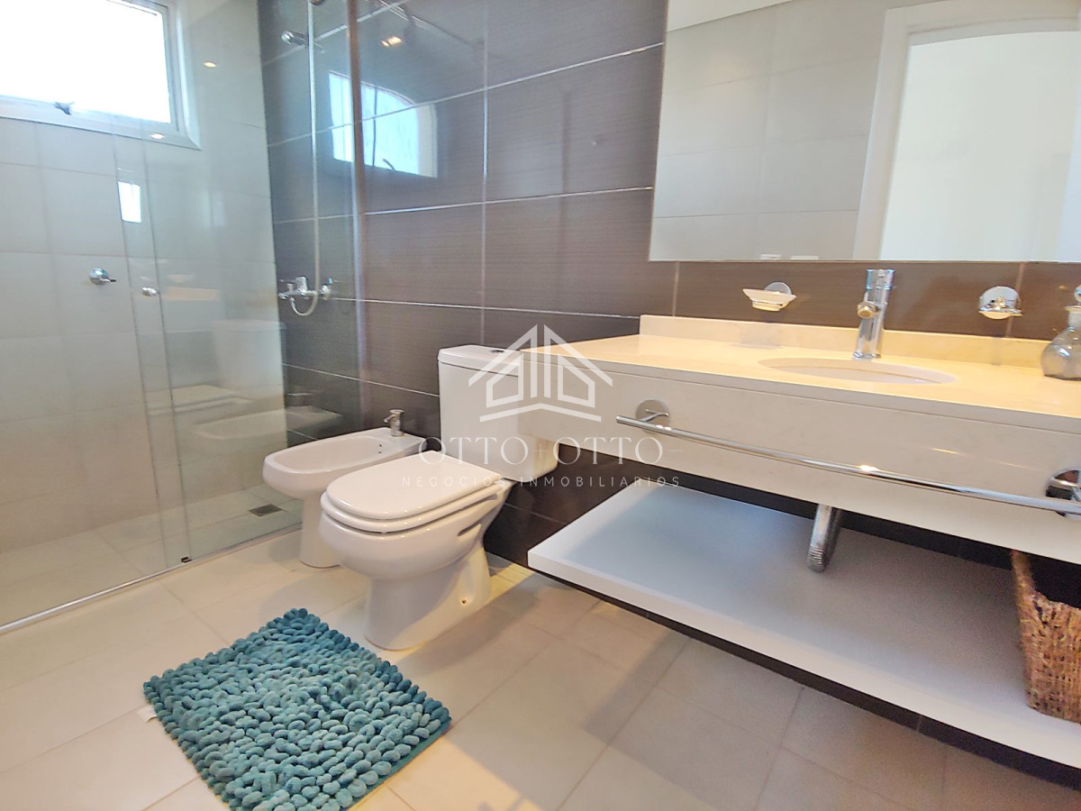 Apartamento ID.1455 - Pent house en venta en Punta del Este