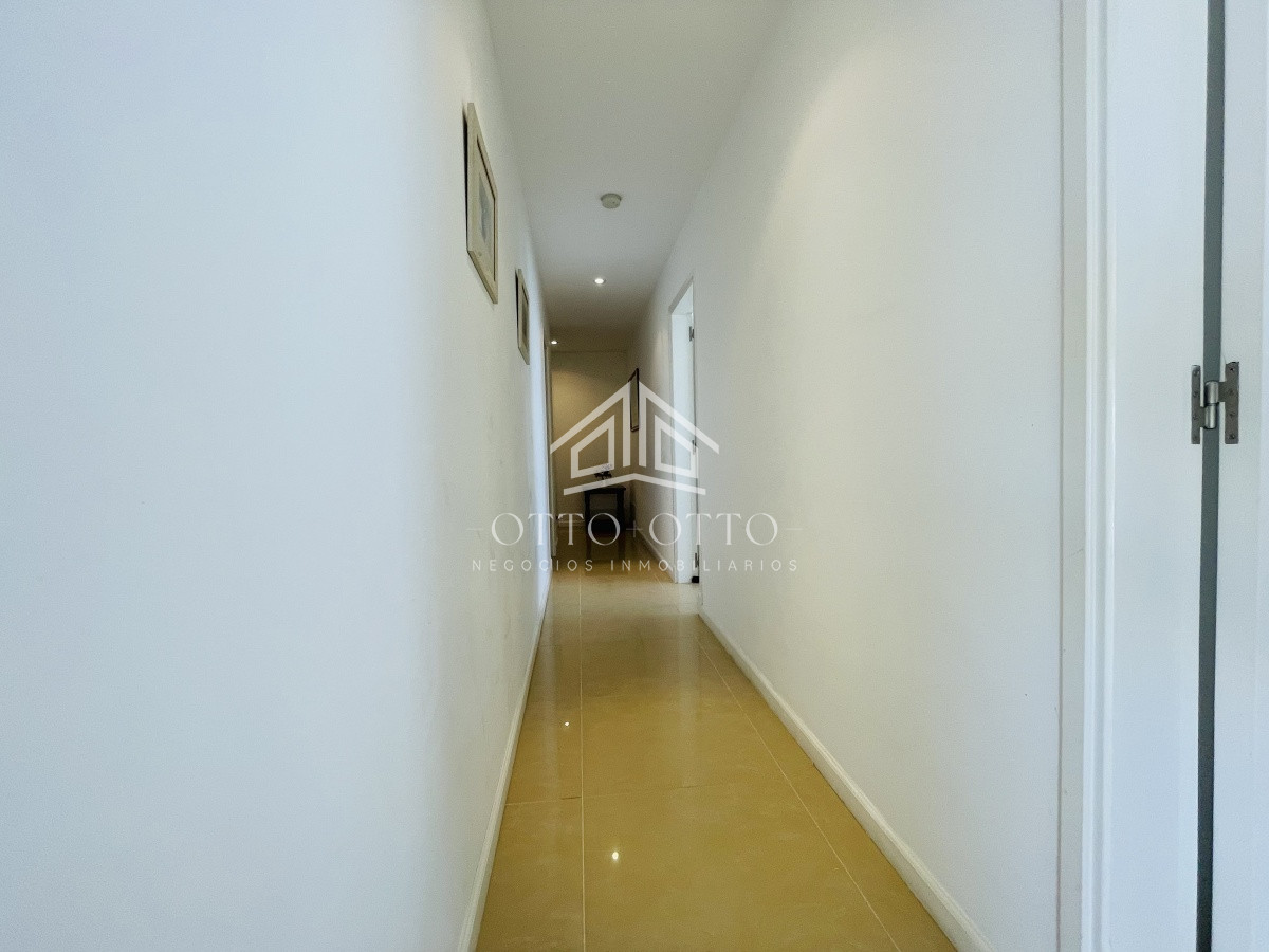 Apartamento ID.25525 - Hermoso apartamento de 3 dormitorios más dependencia de servicio a la venta