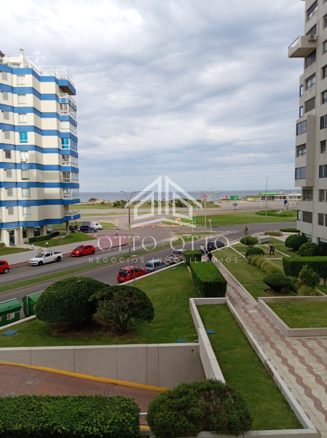 Apartamento ID.10206 - APARTAMENTO DE 3 DORMITORIOS EN ALQUILER ANUAL