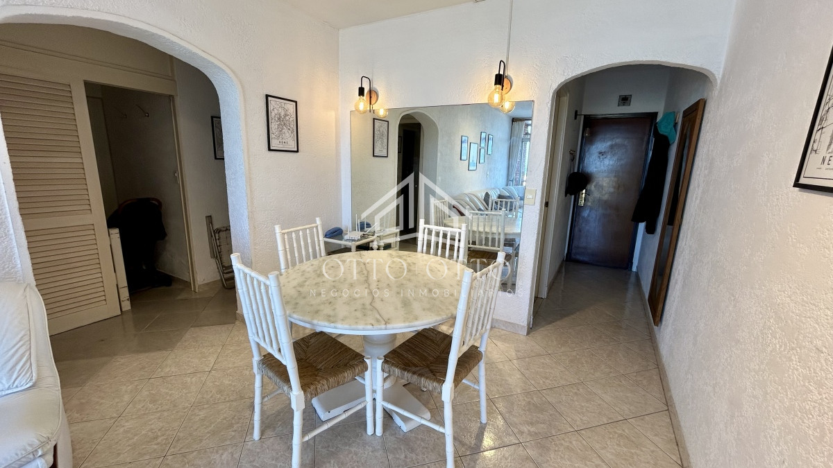 Apartamento ID.19202 - Apartamento en venta 2 dormitorios frente al mar en Punta del Este Playa Brava