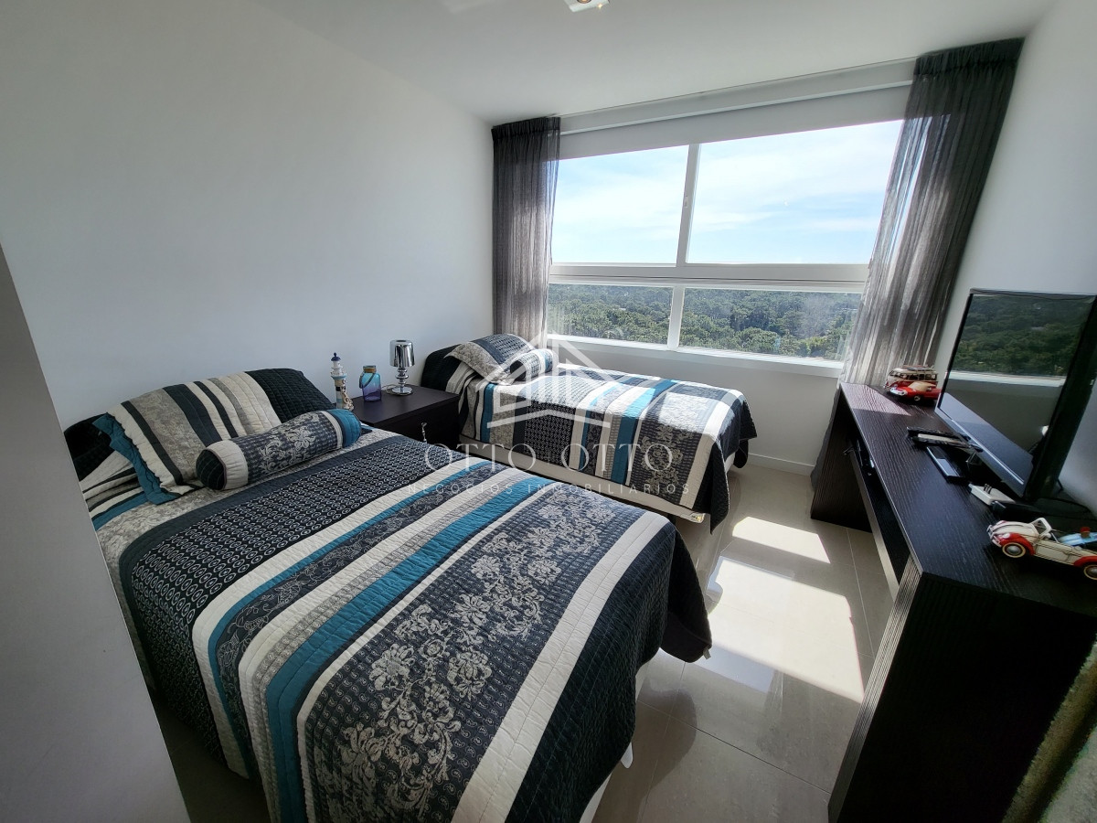 Apartamento ID.27079 - Torre de Categoría  en playa Brava 