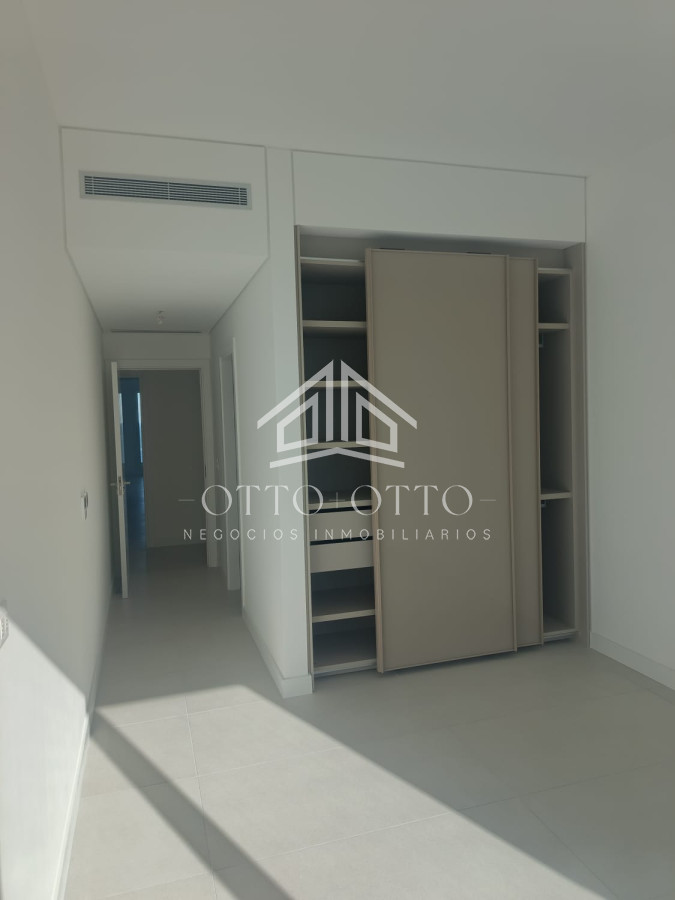 Apartamento ID.28628 - Apartamento en venta 3 dormitorios en Punta Del Este