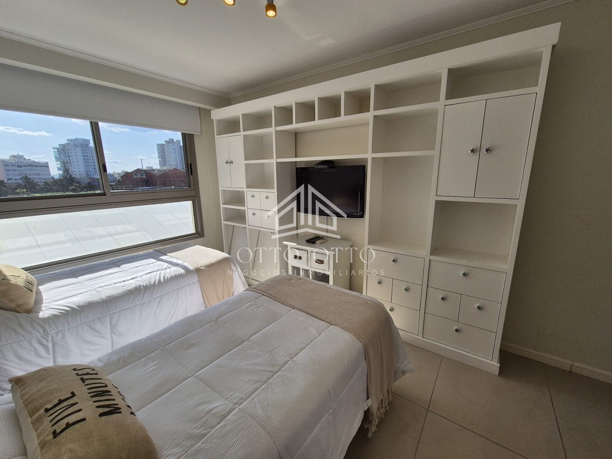 Apartamento ID.459 - Apartamento en venta Playa Brava 3 dormitorios FRENTE AL MAR