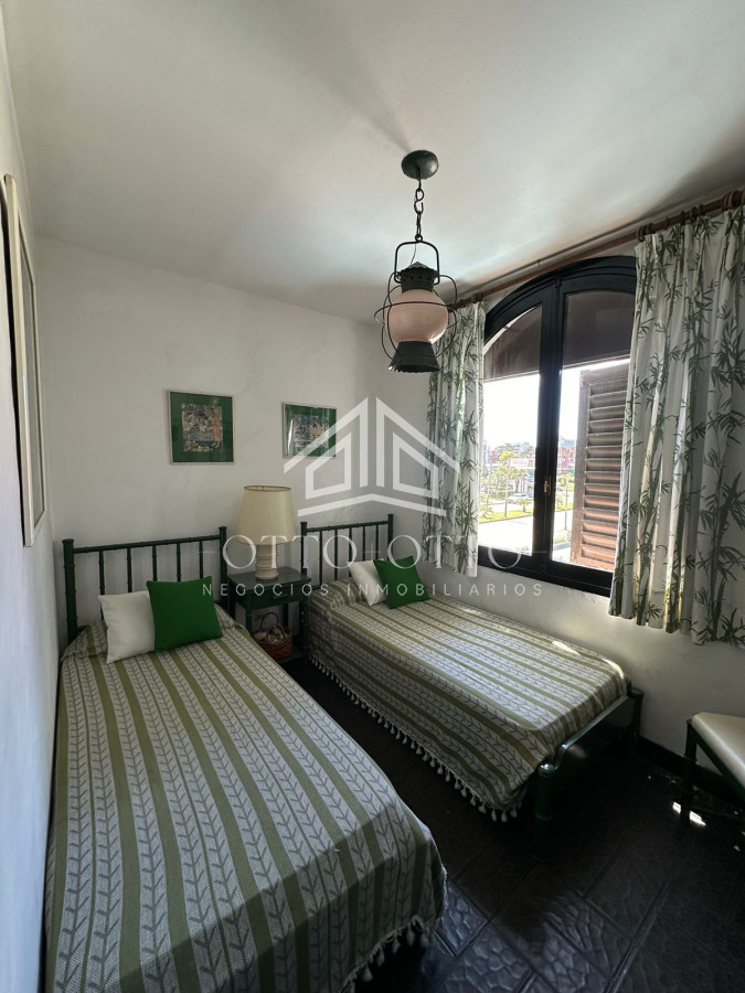 Apartamento ID.15653 - Increíble oportunidad de inversión a tan solo metros de Playa Mansa, Punta del Este de 3 dormitorios