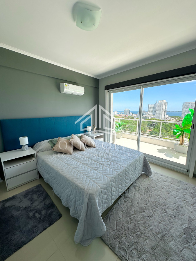 Apartamento ID.28526 - Penthouse en Venta de 3 Dormitorios en Punta del Este