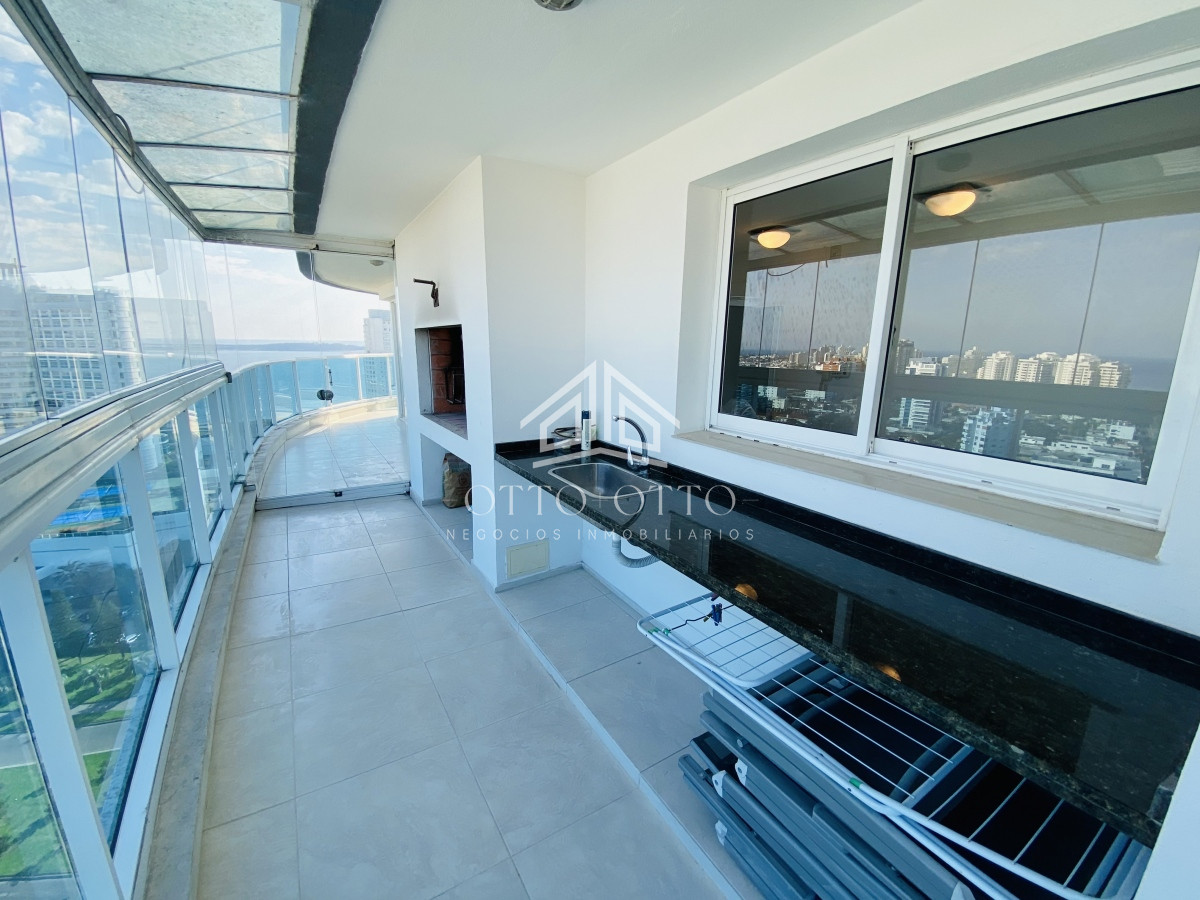 Apartamento ID.19011 - Hermoso apartamento de 3 dormitorios mas dependencia de servicio en venta