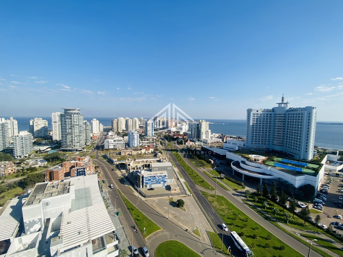 Apartamento ID.19011 - Hermoso apartamento de 3 dormitorios mas dependencia de servicio en venta