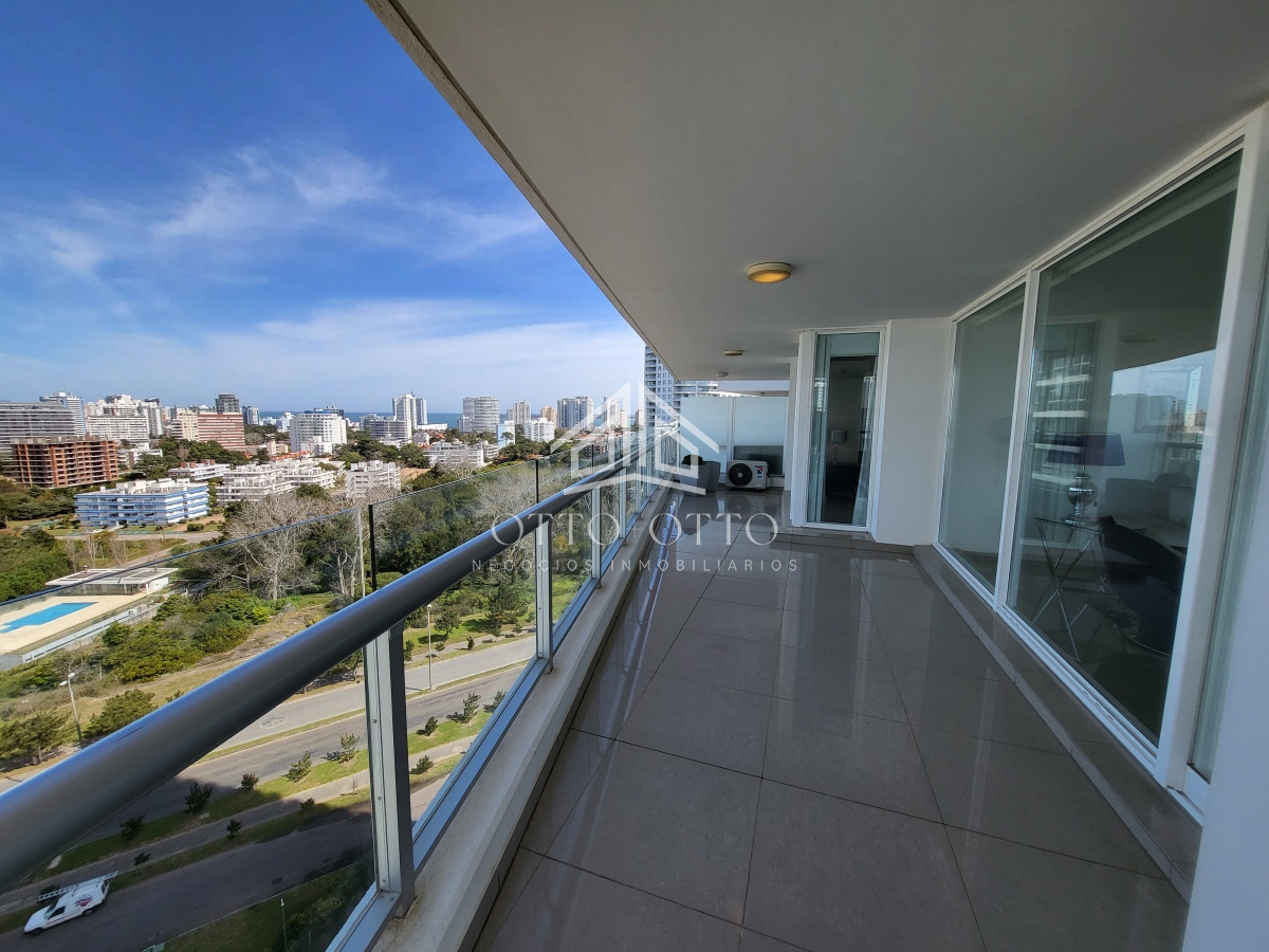 Apartamento ID.27079 - Torre de Categoría  en playa Brava 