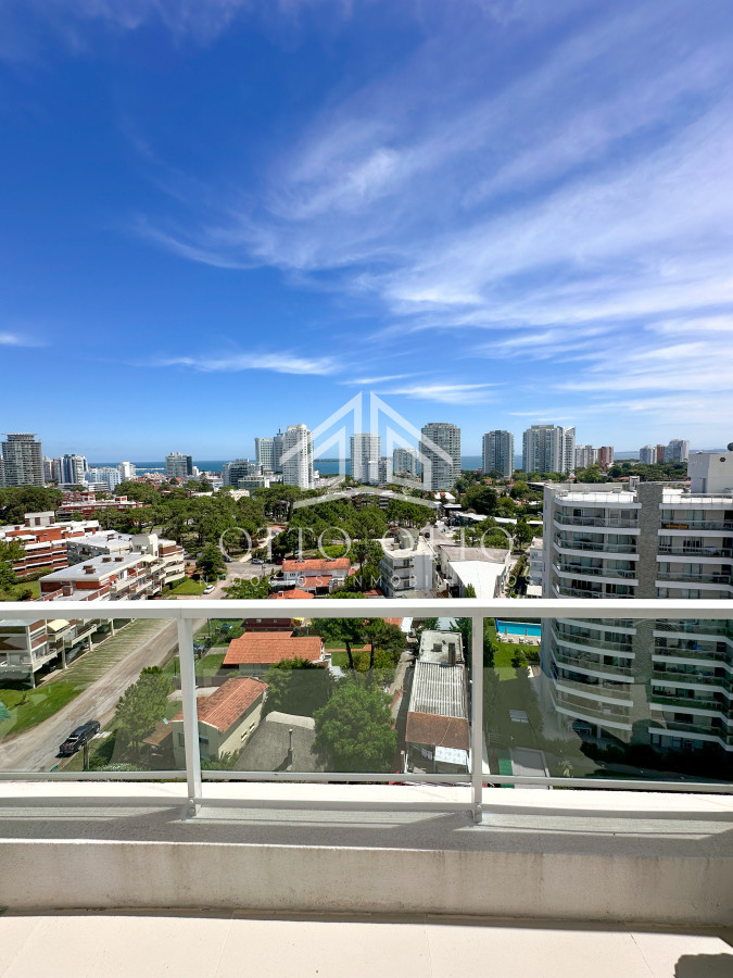 Apartamento ID.28526 - Penthouse en Venta de 3 Dormitorios en Punta del Este