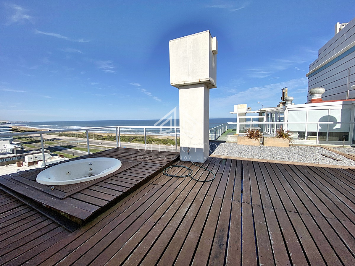 Apartamento ID.10825 - Gran Pent House en primera fila