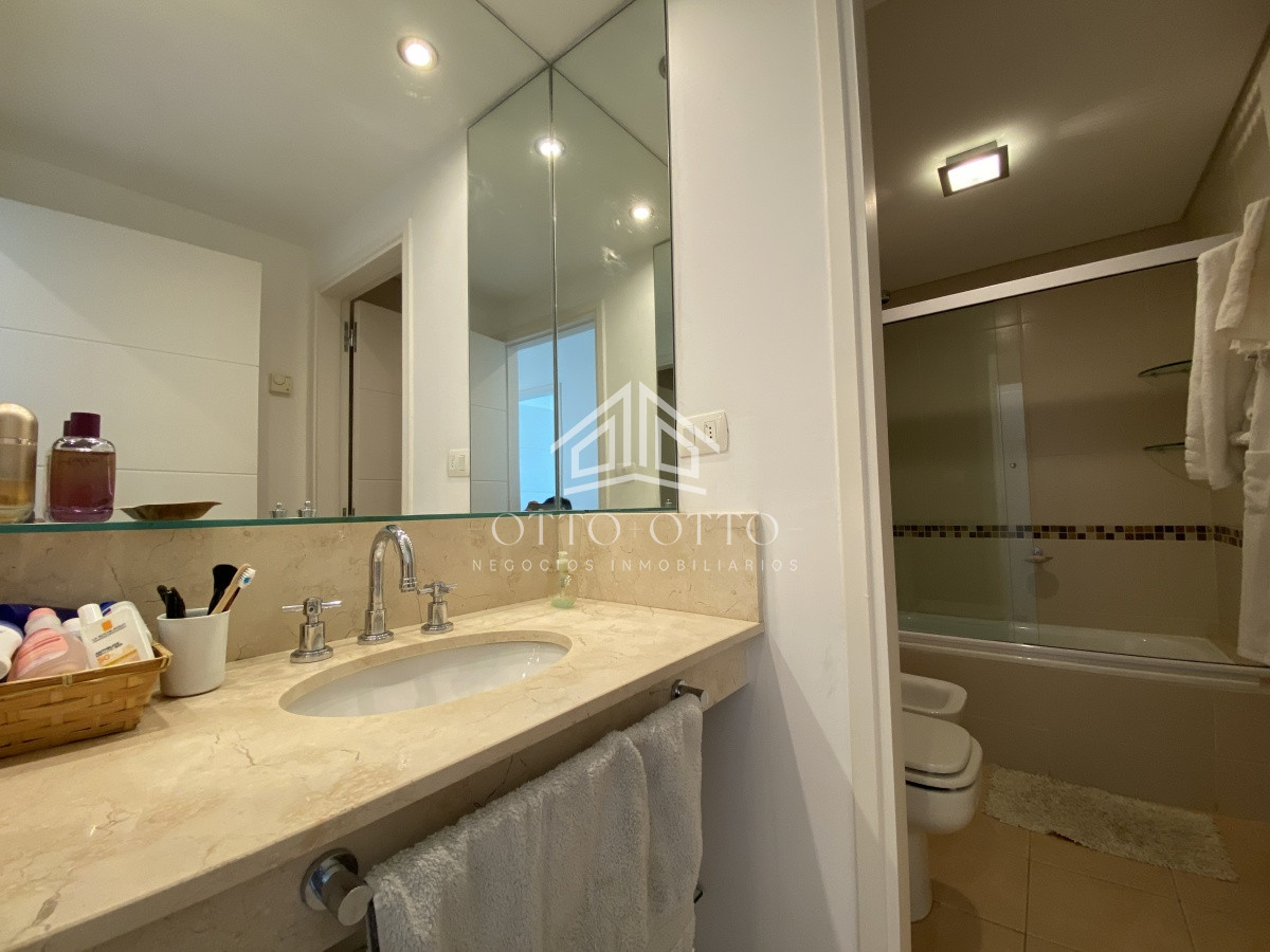 Apartamento ID.26568 - Apartamento en venta con 4 dormitorios en Punta del Este