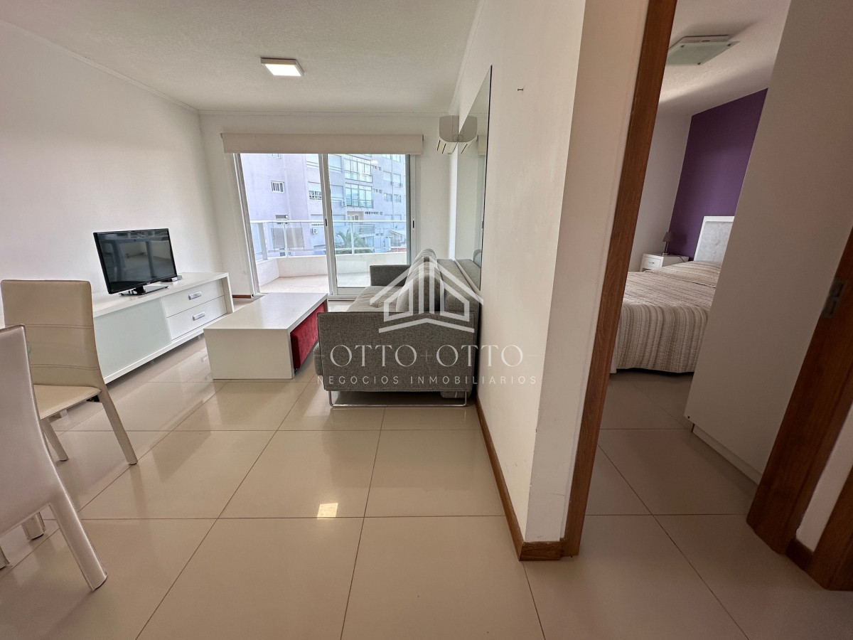 Apartamento ID.1595 - Apartamento en venta en primera linea Playa Mansa - parrillero