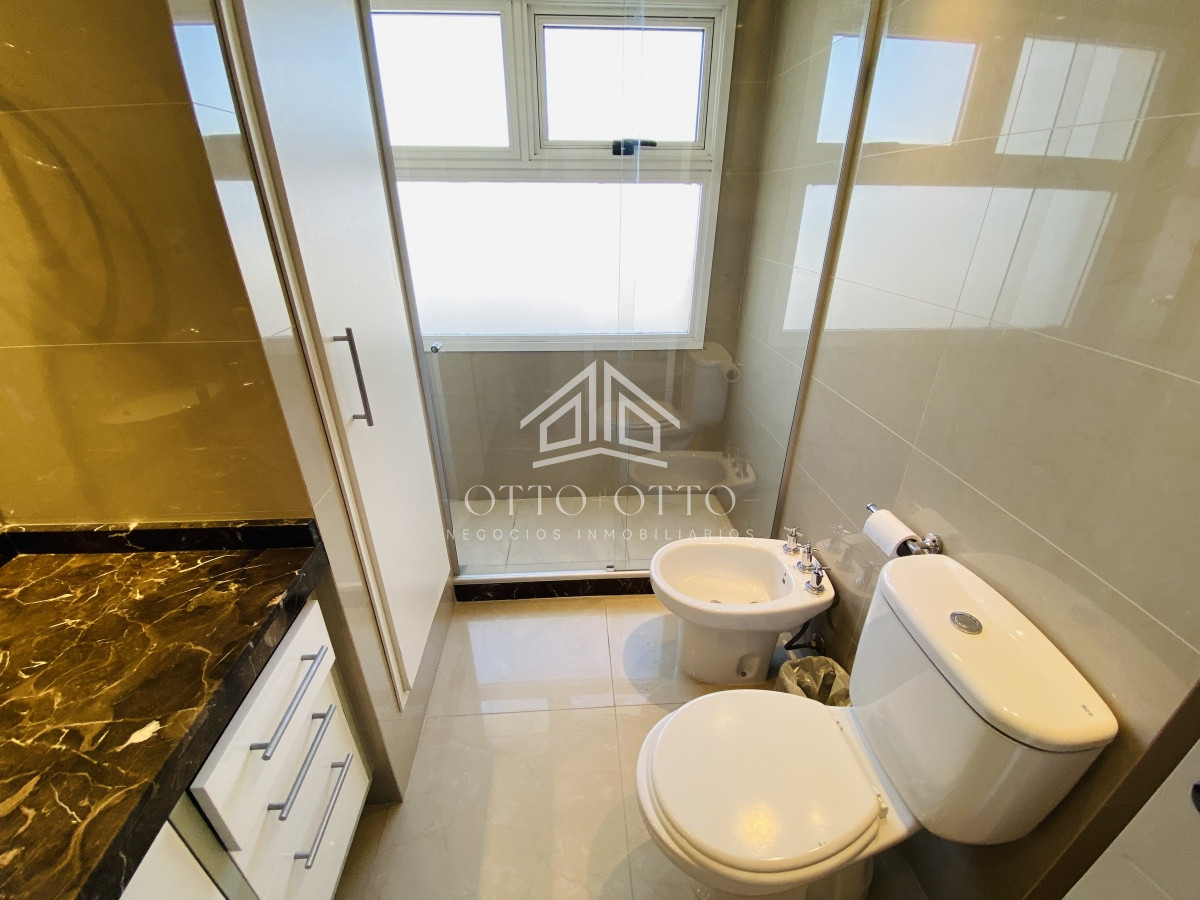 Apartamento ID.19011 - Hermoso apartamento de 3 dormitorios mas dependencia de servicio en venta