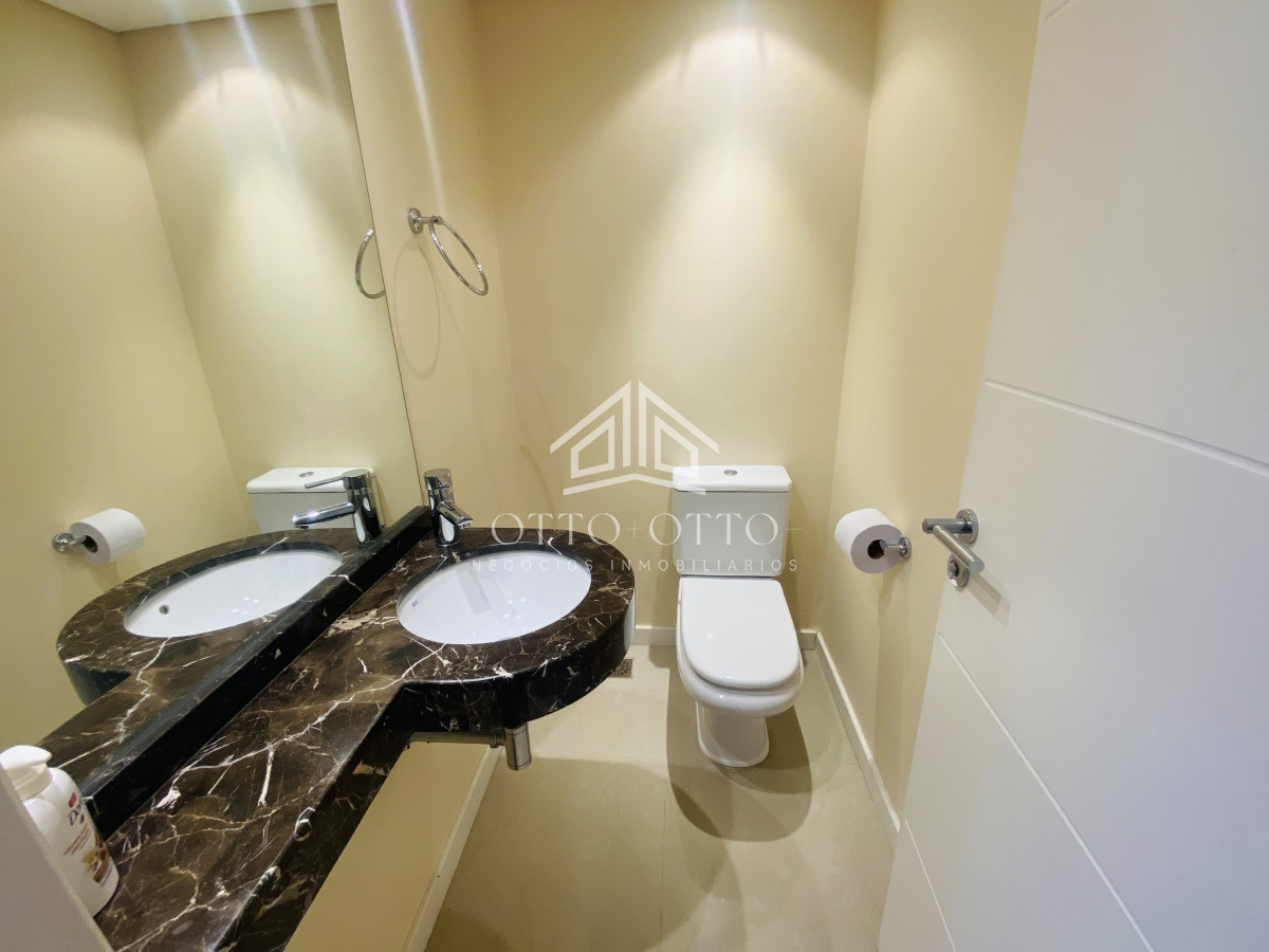 Apartamento ID.19011 - Hermoso apartamento de 3 dormitorios mas dependencia de servicio en venta