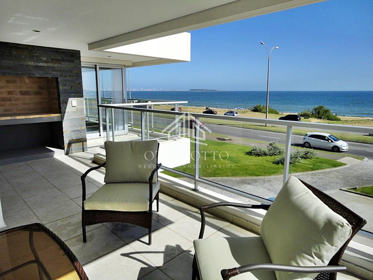 Apartamento ID.16870 - Venta apartamento cuatro dormitorios punta del este edificio Ville de Mar parrillero propio