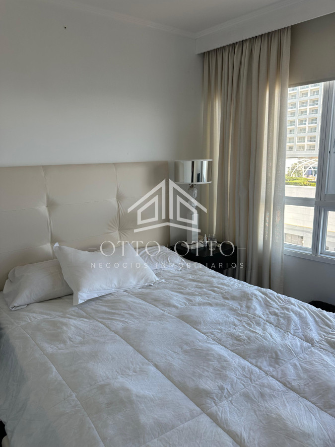 Apartamento ID.28459 - Lujoso apartamento en venta en Millenium Tower de Punta del Este frente al mar.