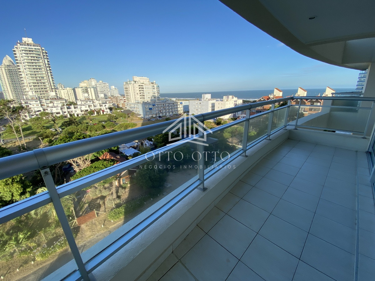 Apartamento ID.26568 - Apartamento en venta con 4 dormitorios en Punta del Este