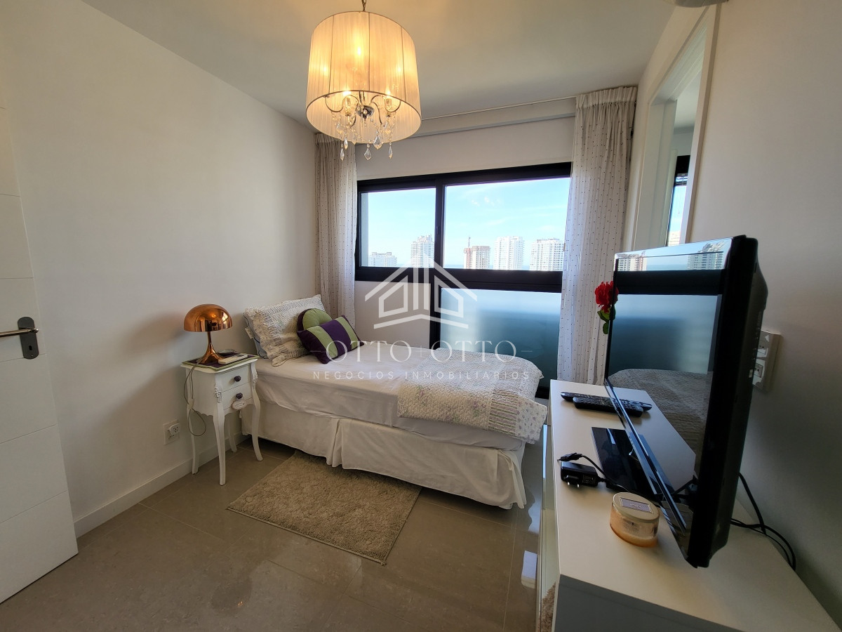 Apartamento ID.27079 - Torre de Categoría  en playa Brava 
