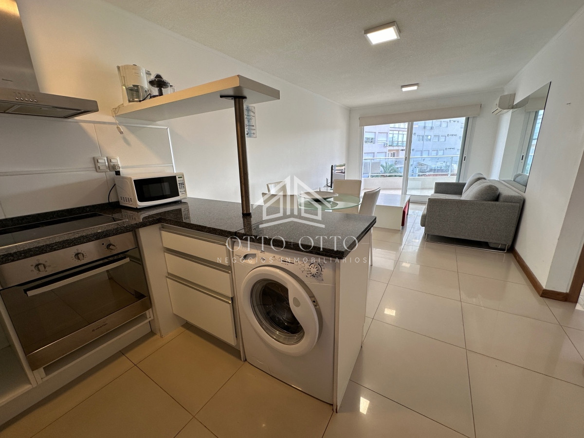 Apartamento ID.1595 - Apartamento en venta en primera linea Playa Mansa - parrillero