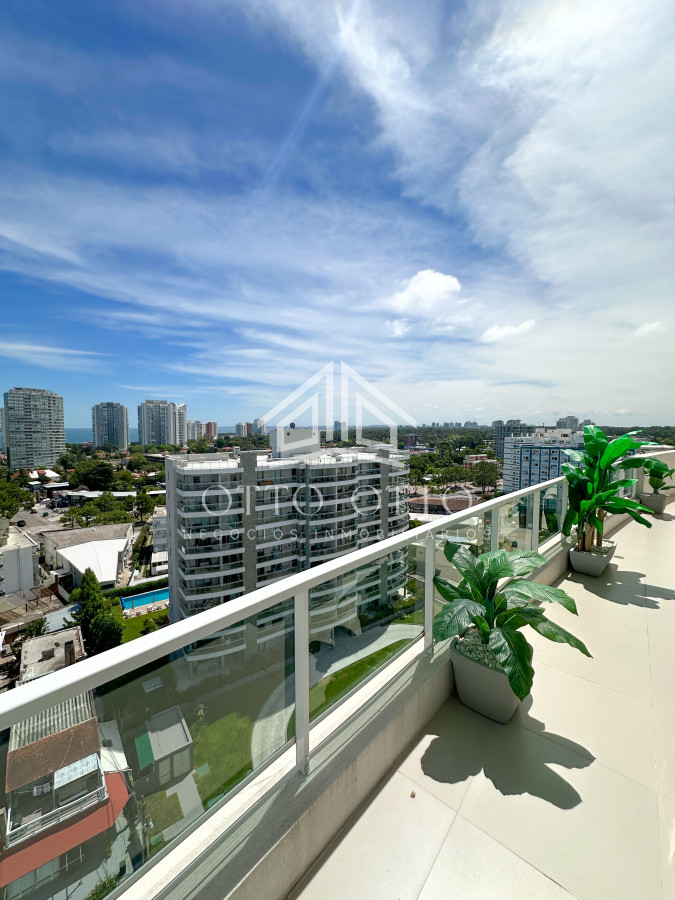Apartamento ID.28526 - Penthouse en Venta de 3 Dormitorios en Punta del Este