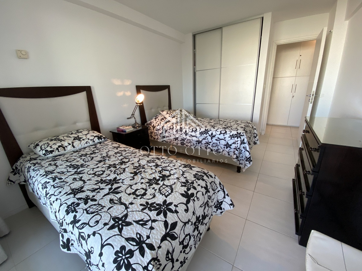 Apartamento ID.26568 - Apartamento en venta con 4 dormitorios en Punta del Este