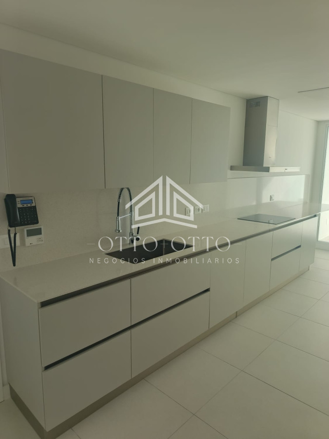 Apartamento ID.28628 - Apartamento en venta 3 dormitorios en Punta Del Este