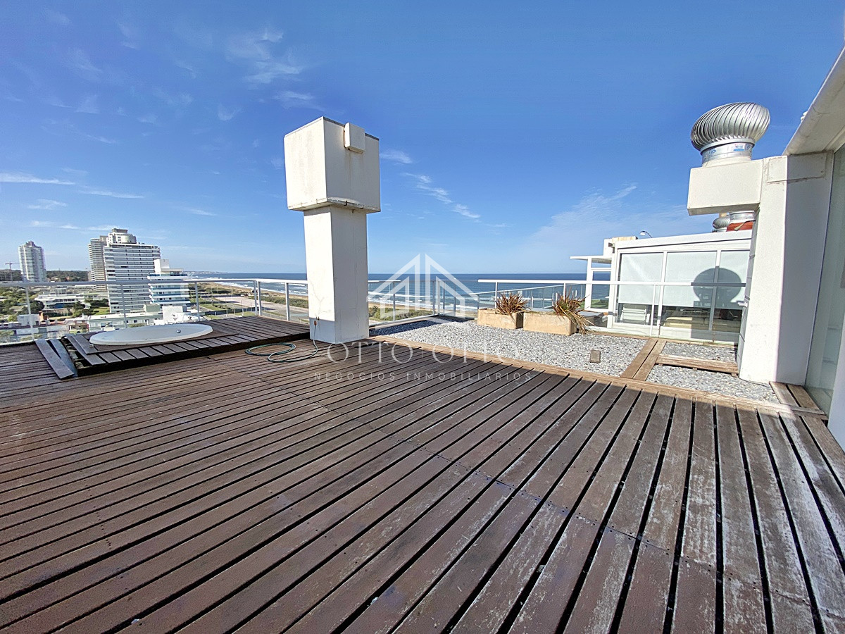Apartamento ID.10825 - Gran Pent House en primera fila