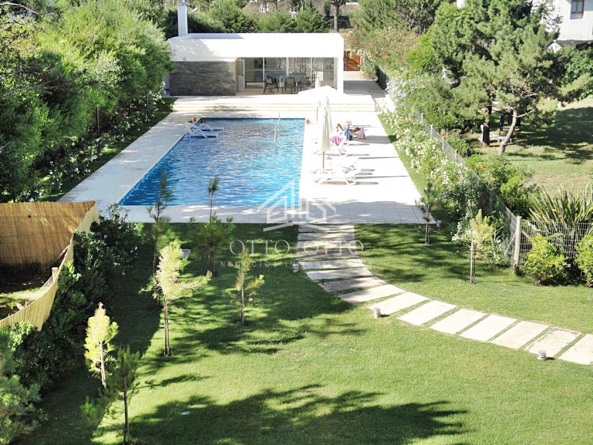 Apartamento ID.16870 - Venta apartamento cuatro dormitorios punta del este edificio Ville de Mar parrillero propio