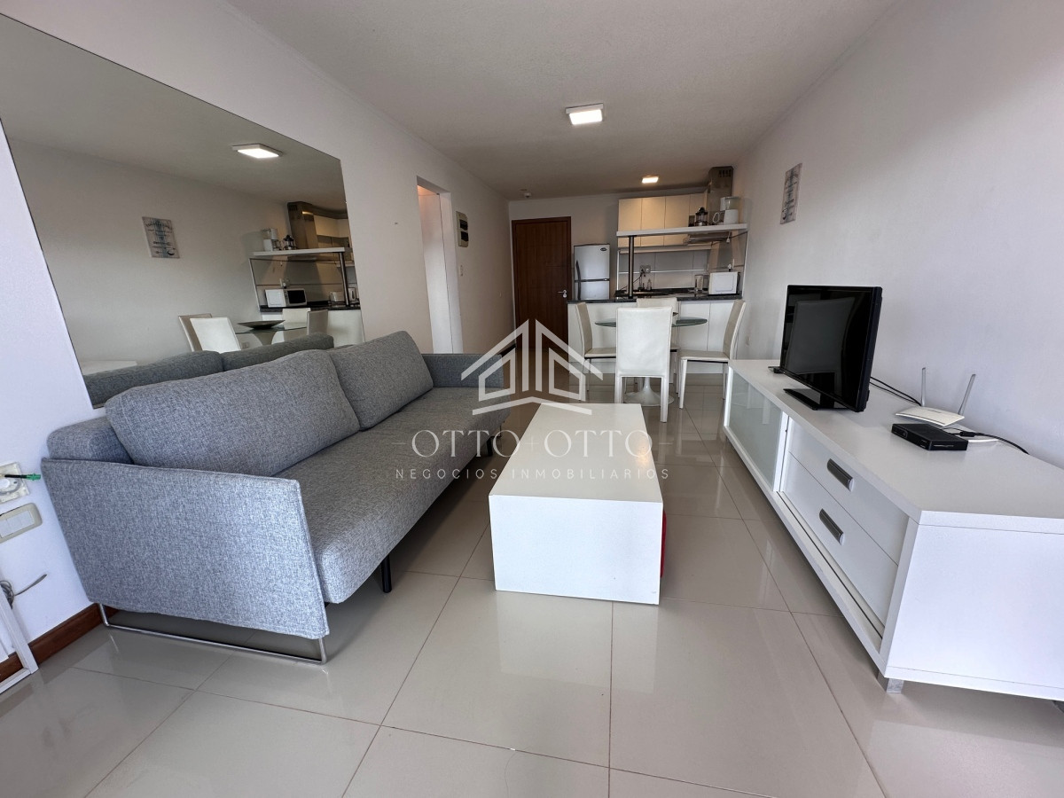 Apartamento ID.1595 - Apartamento en venta en primera linea Playa Mansa - parrillero