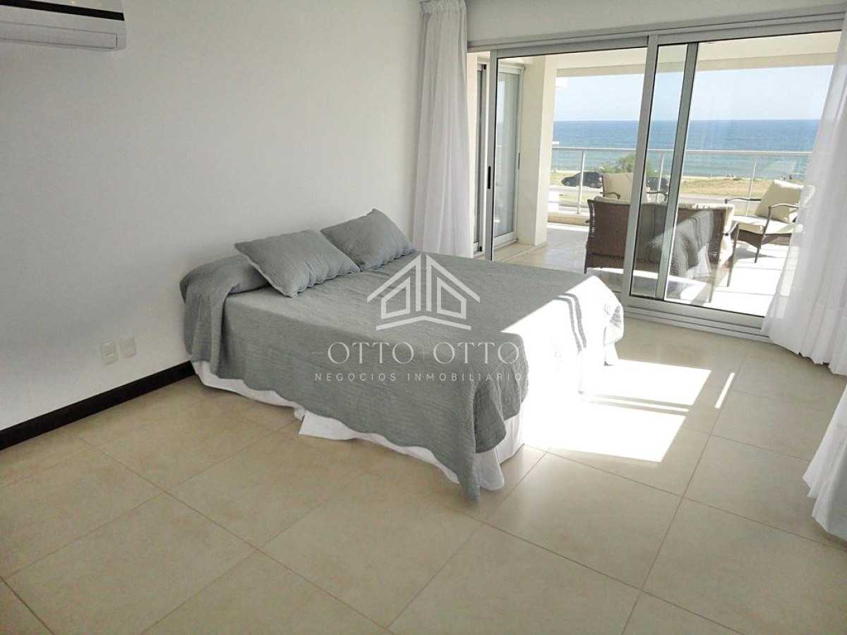 Apartamento ID.16870 - Venta apartamento cuatro dormitorios punta del este edificio Ville de Mar parrillero propio