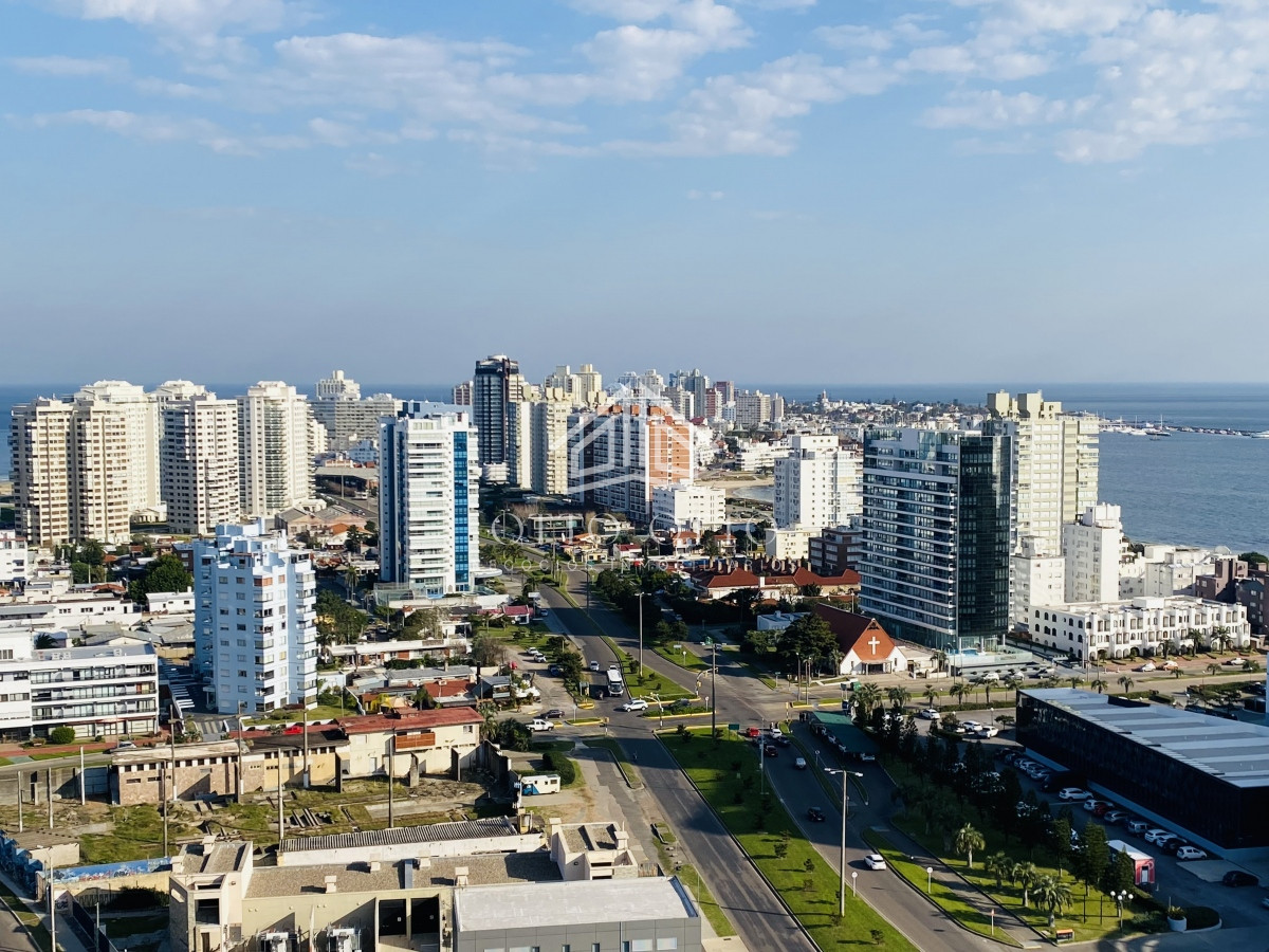 Apartamento ID.19011 - Hermoso apartamento de 3 dormitorios mas dependencia de servicio en venta