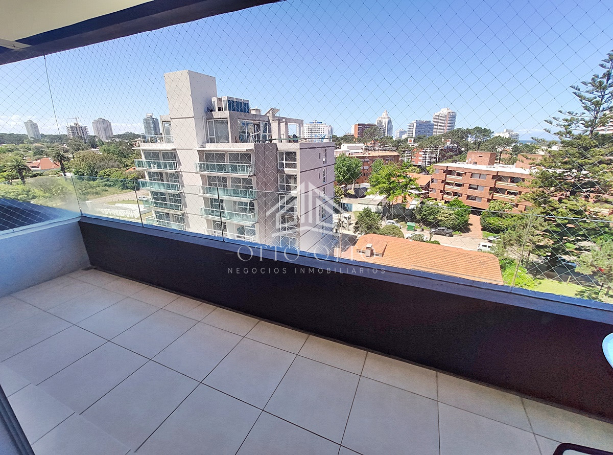 Apartamento ID.25055 - Venta apartamento tres dormitorios punta del este edificio Torre Del Mar