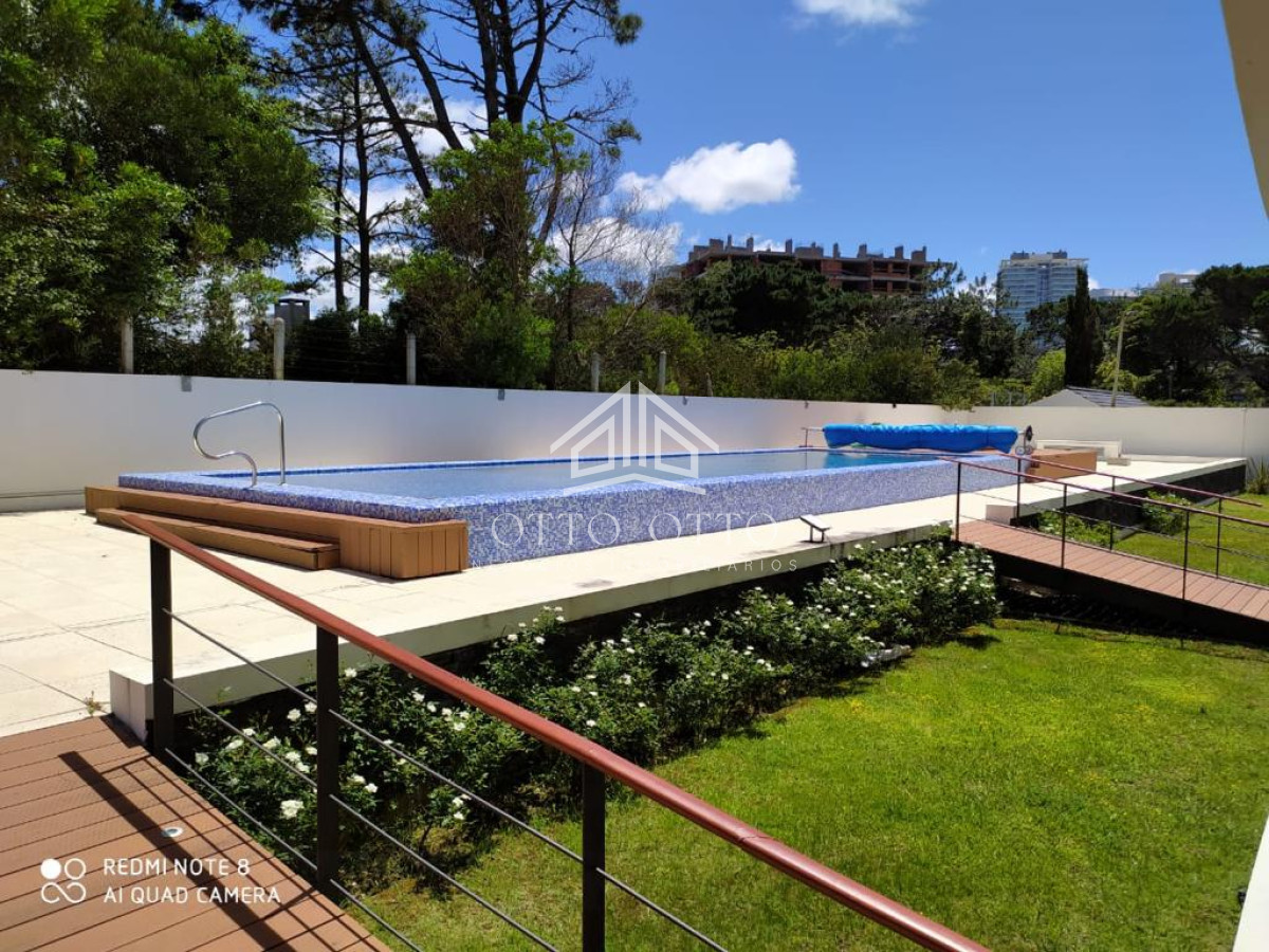 Apartamento ID.567 - Venta apartamento tres dormitorios punta del este edificio torre esmeralda