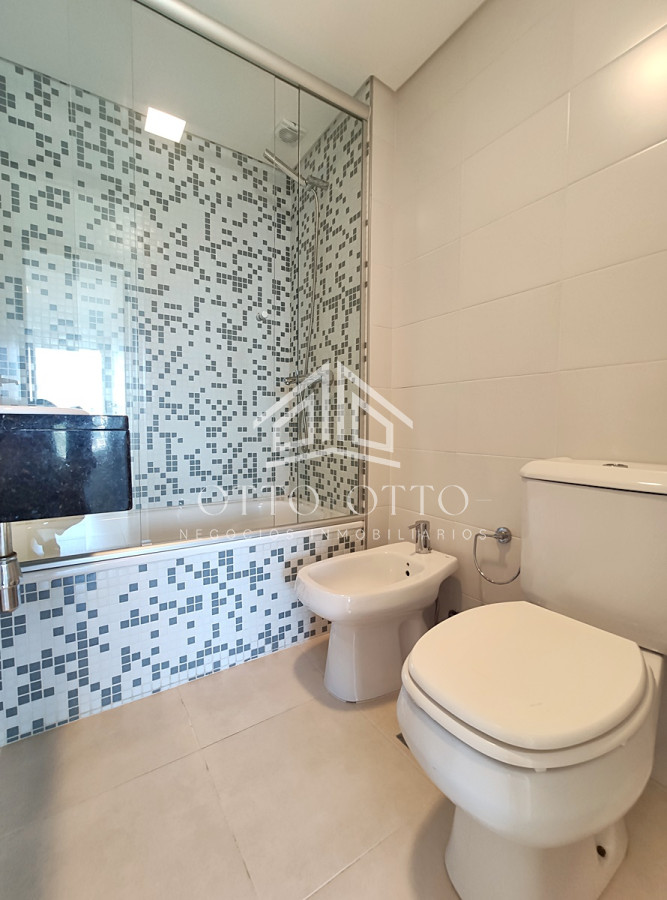 Apartamento ID.25055 - Venta apartamento tres dormitorios punta del este edificio Torre Del Mar