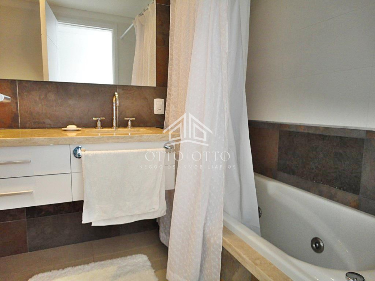 Apartamento ID.16870 - Venta apartamento cuatro dormitorios punta del este edificio Ville de Mar parrillero propio